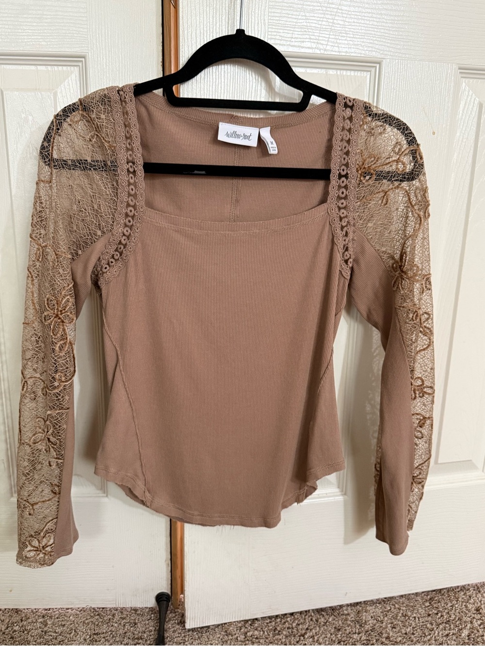Willow + Root Taupe Ribbed Lace Sleeve Top Medium Boho Romantic Long Sleeve